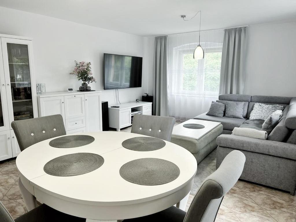 GOŁĘBI PUCH - Przytulny Apartament z Ogrodem, Kudowa Zdrój Zewnętrze zdjęcie