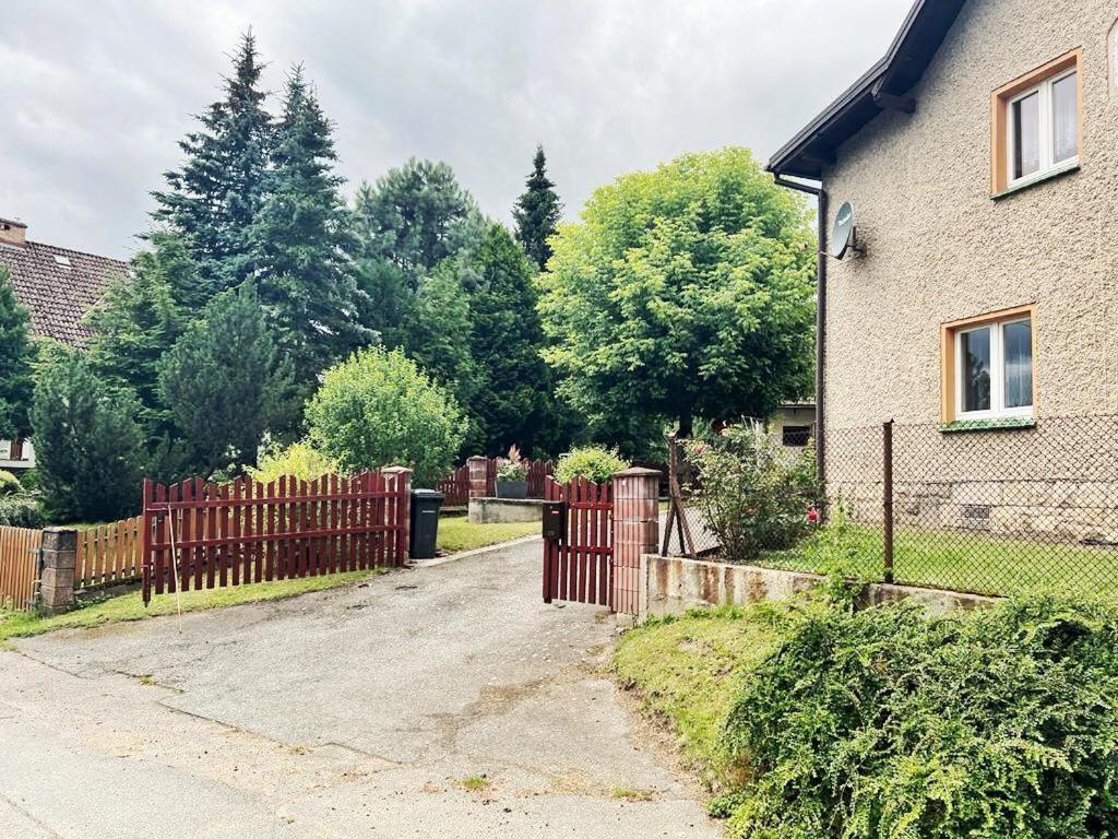 GOŁĘBI PUCH - Przytulny Apartament z Ogrodem, Kudowa Zdrój Zewnętrze zdjęcie